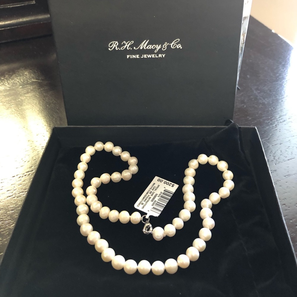 Cultured Pearl/Opaque Cult Pearl Strands SS 18" 7-8MM CFWP Strand